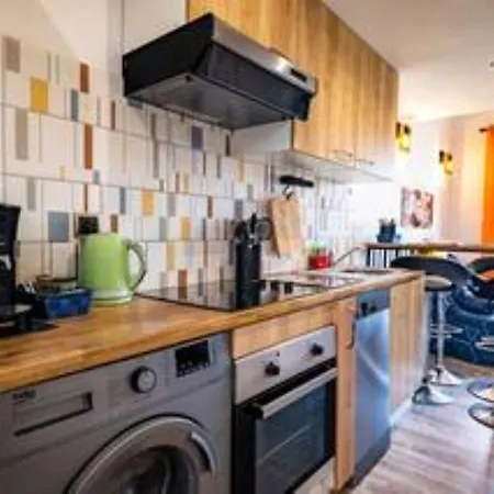 Duplex Proche De La *