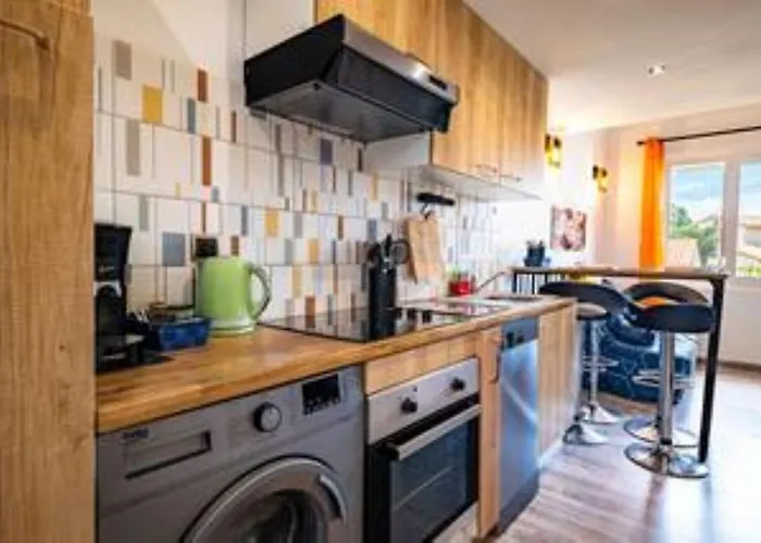 Duplex Proche De La *