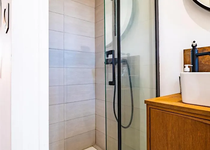 Duplex Proche De La * 卡内